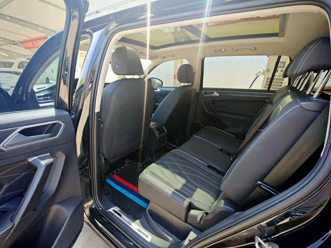Volkswagen Tiguan L 2022 380TSI Automatic 4WD R-Line Cross Edition 7-Seater фото 8