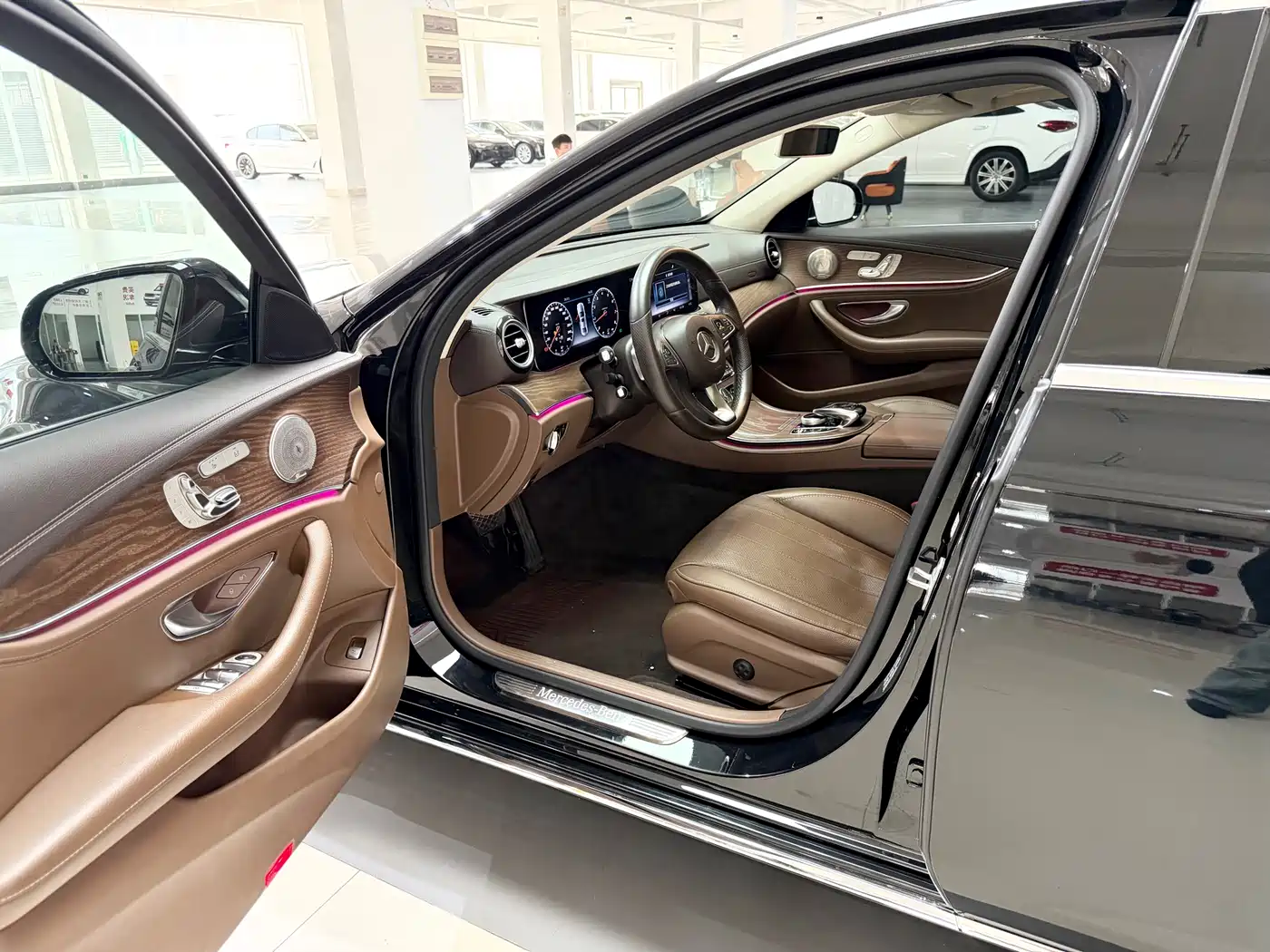 Mercedes-Benz E-Class 2018 E 300 L Luxury фото 14