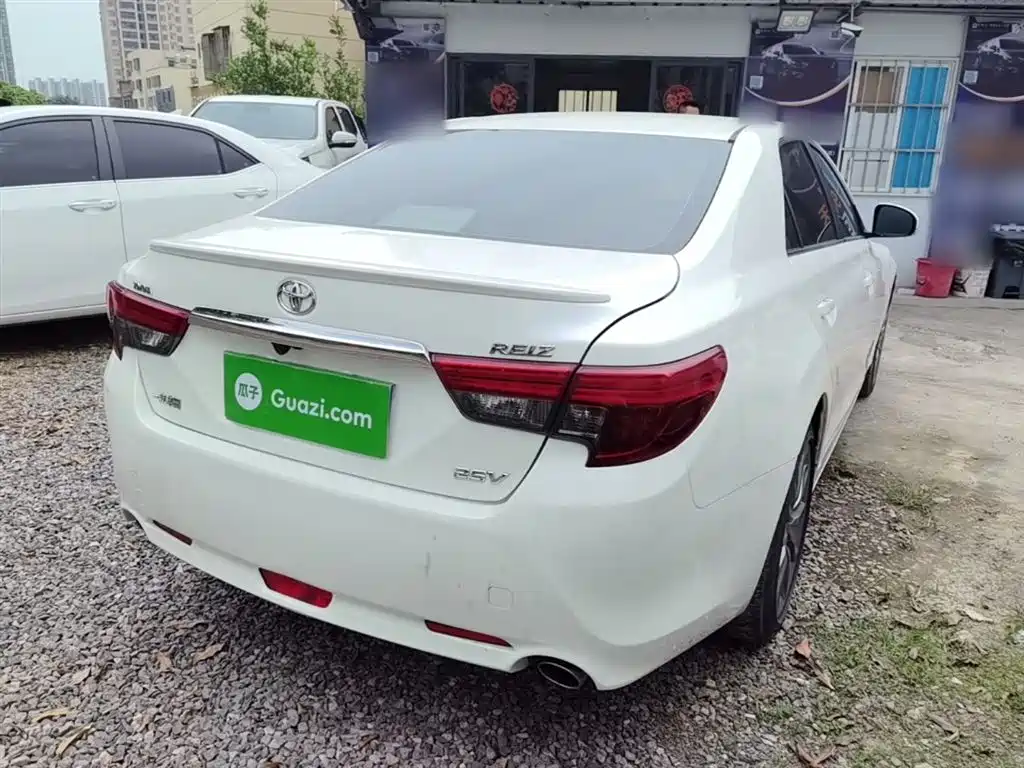 Toyota Reiz 2013 2.5V Premium Edition фото 7