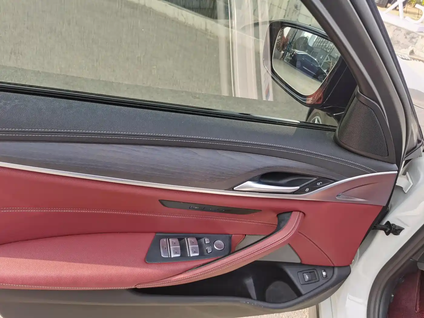 BMW 5 Series New Energy 2021 535Le M Sport Package фото 11