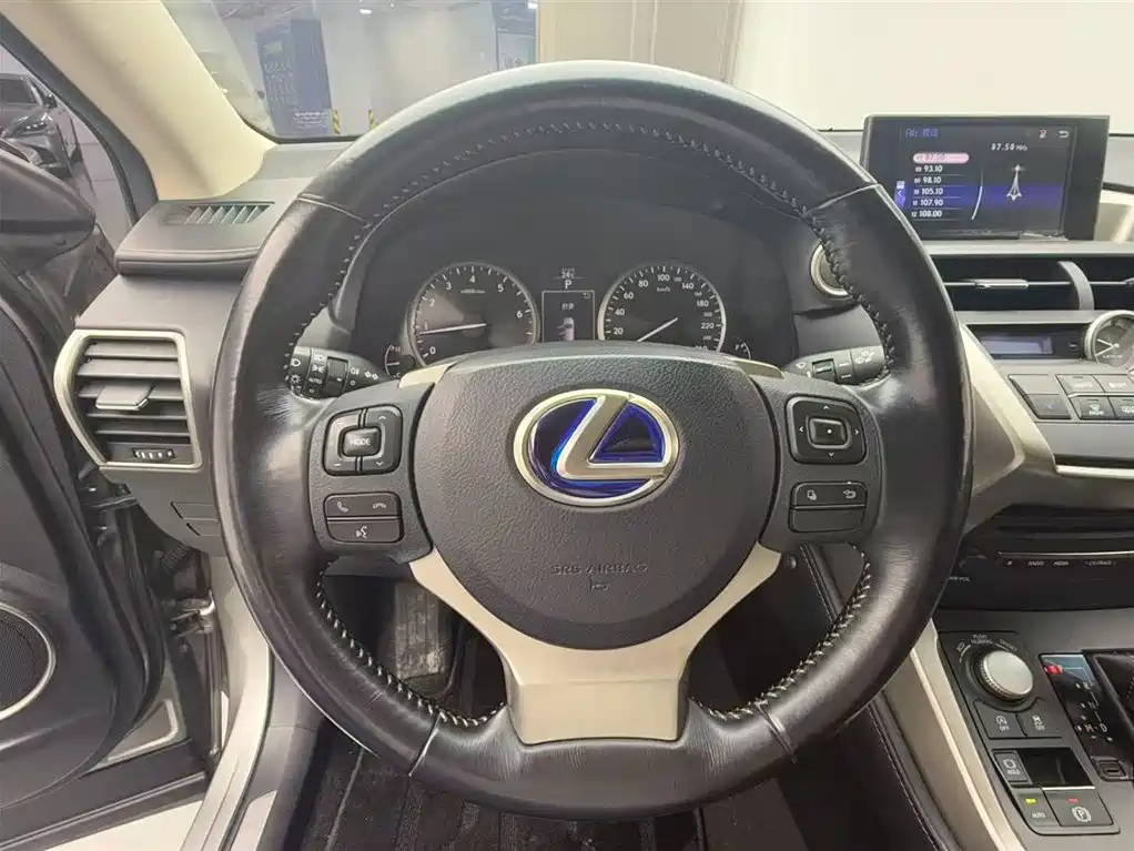 Lexus NX 2015 200 FWD Premium фото 5