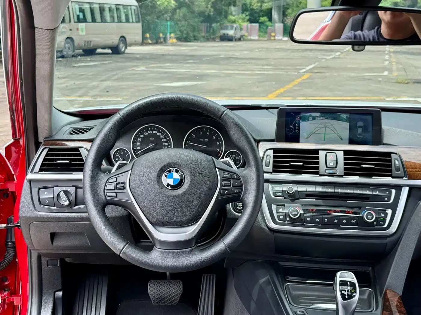 Photo 8 - BMW 3 Series