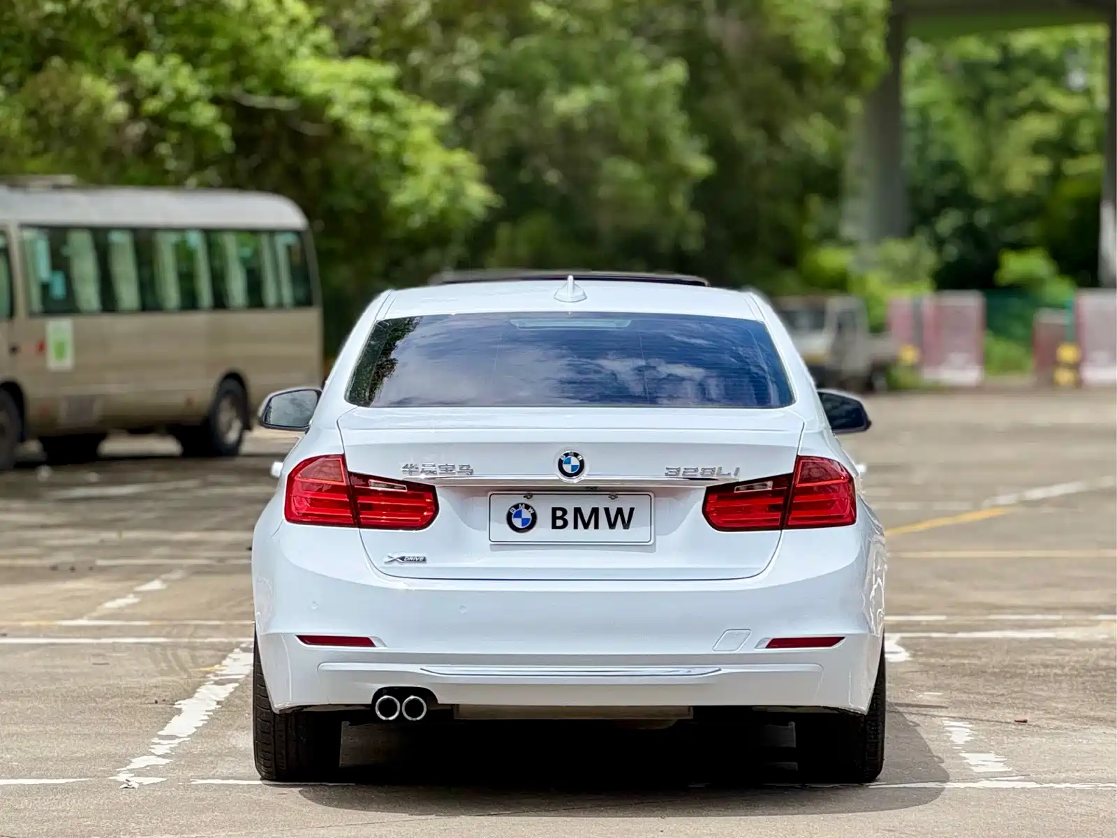 Фото 23 - BMW 3 Series