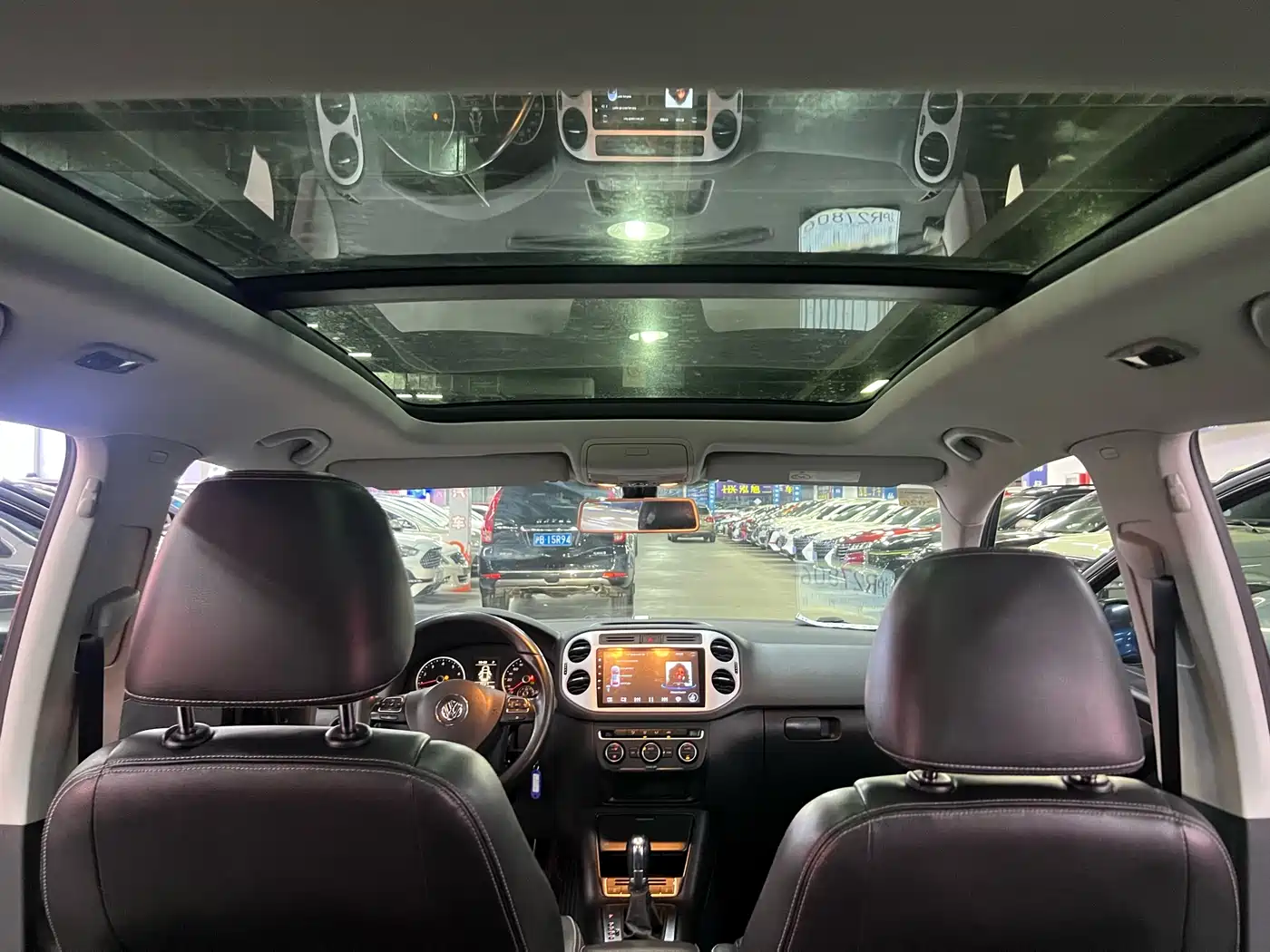 VOLKSWAGEN TIGUAN