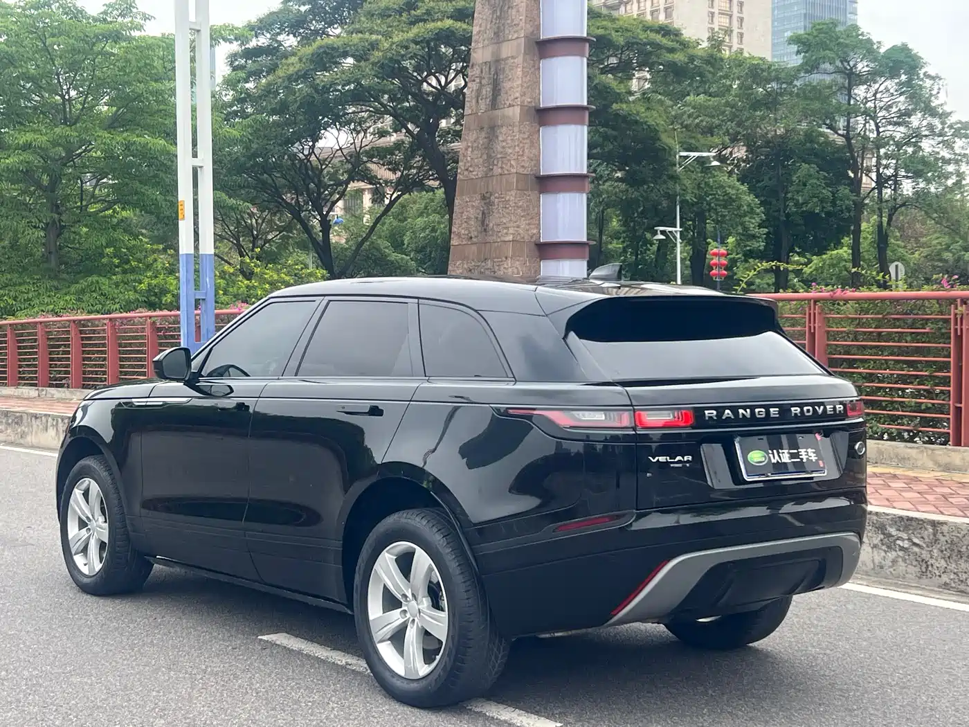 Land Rover Range Rover Velar 2017 P380 R-DYNAMIC S фото 5