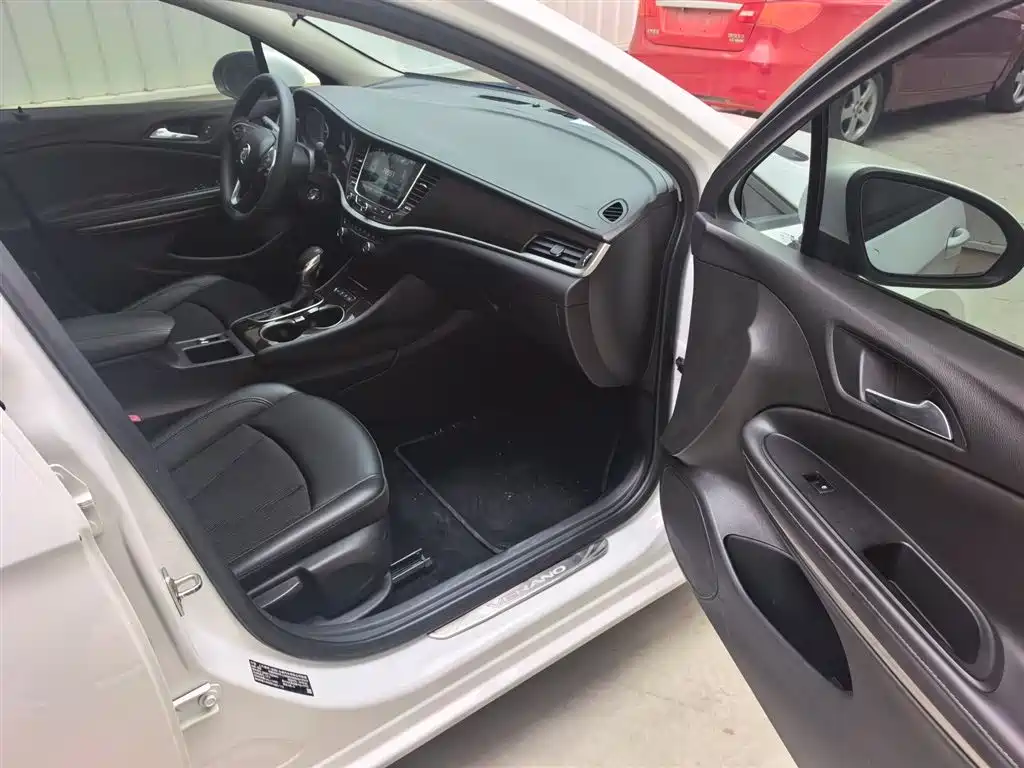 Buick Verano 2018 Sedan 20T Dual Clutch Leading фото 11