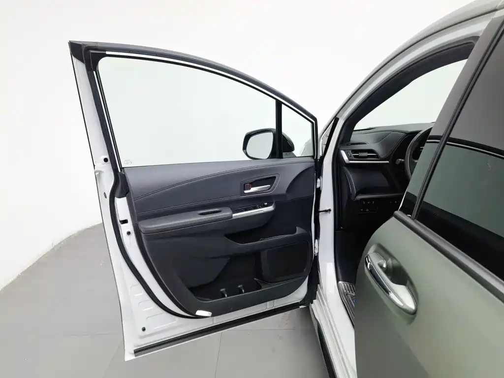 Фото 8 - Toyota Sienna