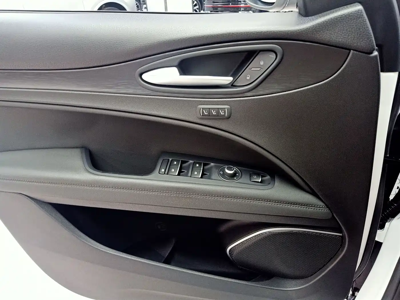 Alfa Romeo Stelvio 2019 2017 2.0T 200HP Luxury Edition