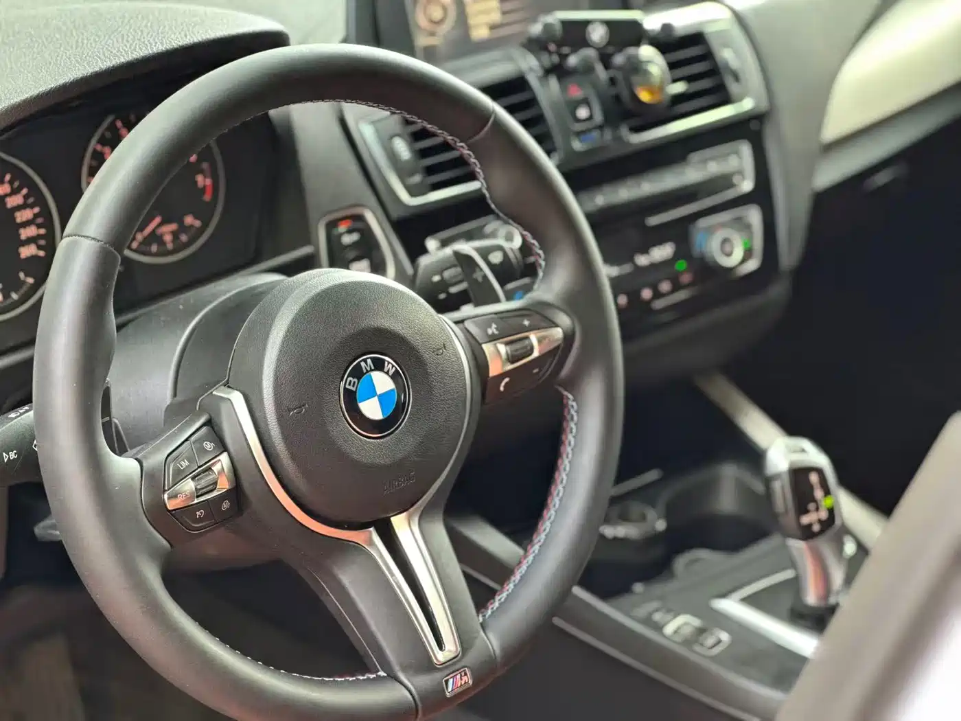 BMW 1 Series (Import) 2015 120i Leading фото 7