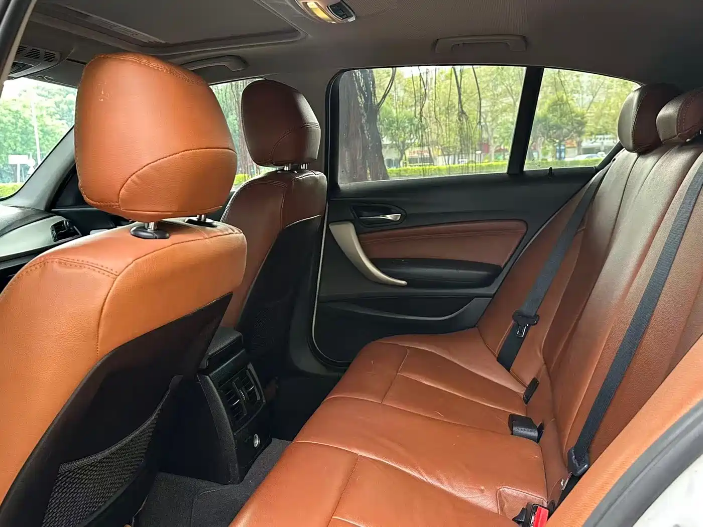 BMW 1 Series (Import) 2015 120i Leading фото 8