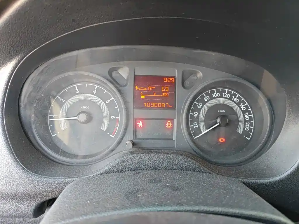 Peugeot 301 2014 2014 1.6L Manual Comfort Edition