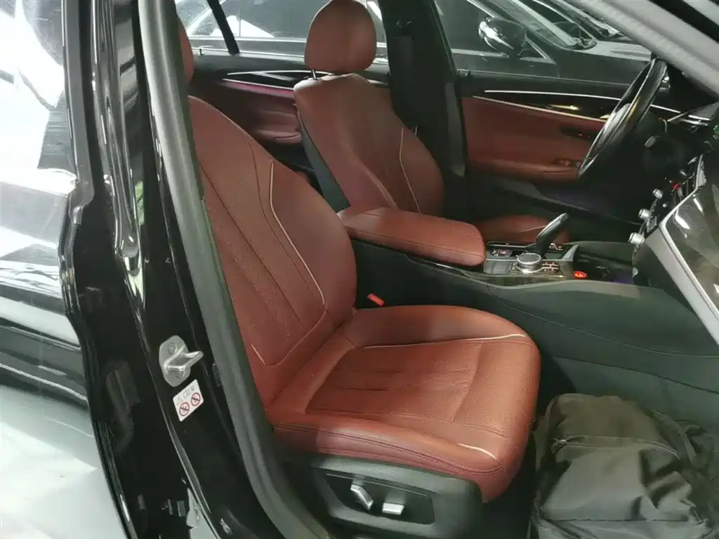 BMW 5 Series 2022 Model Second Facelift 525Li M Sport Package фото 25