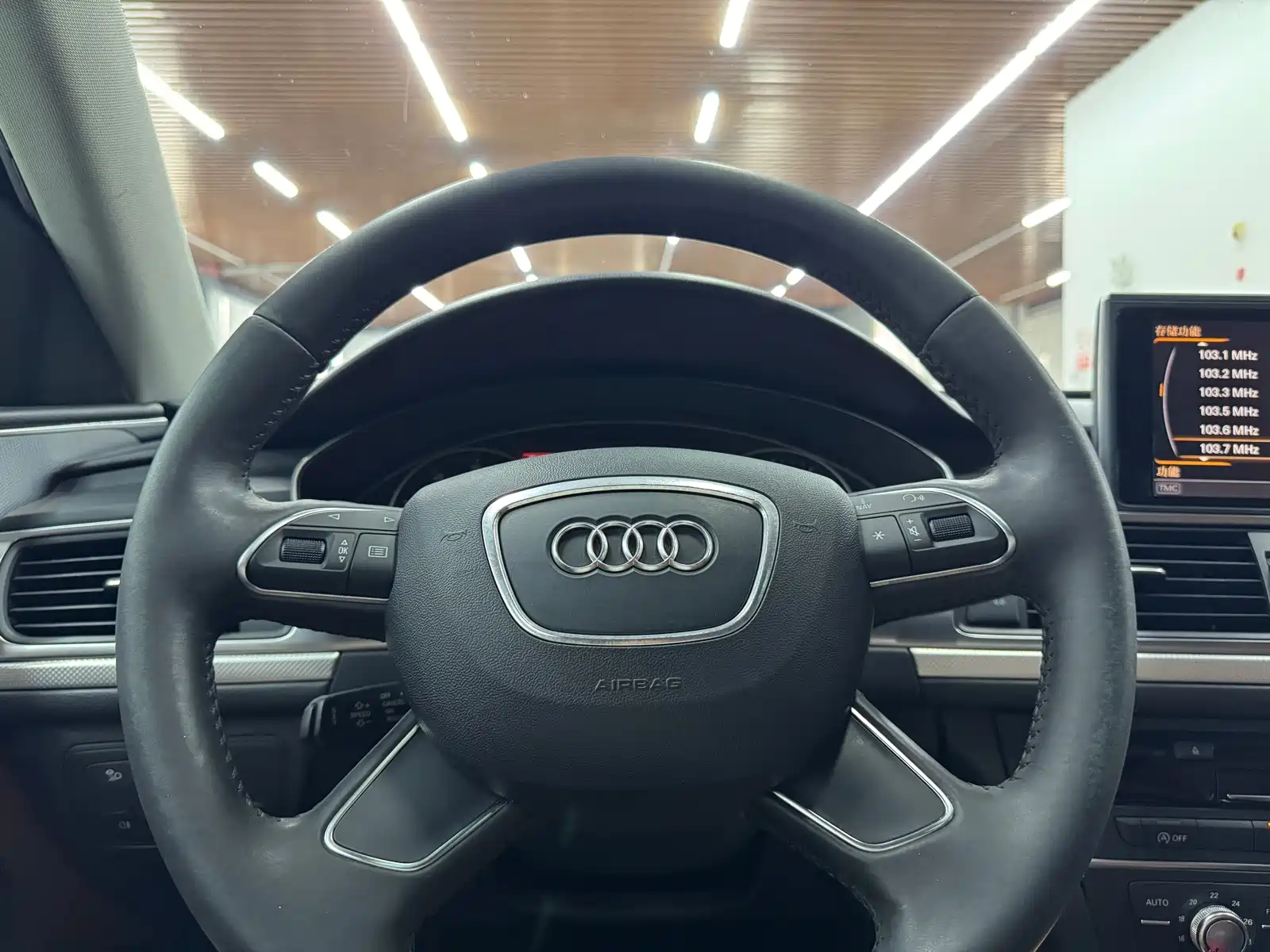 Фото 9 - Audi A6L