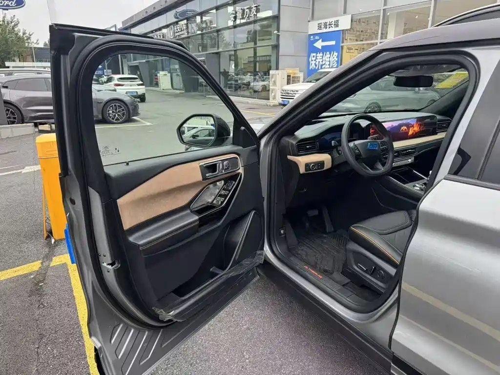 Ford Explorer 2026 2024 2.3T EcoBoost Kunlun Summit Edition 7-Seater