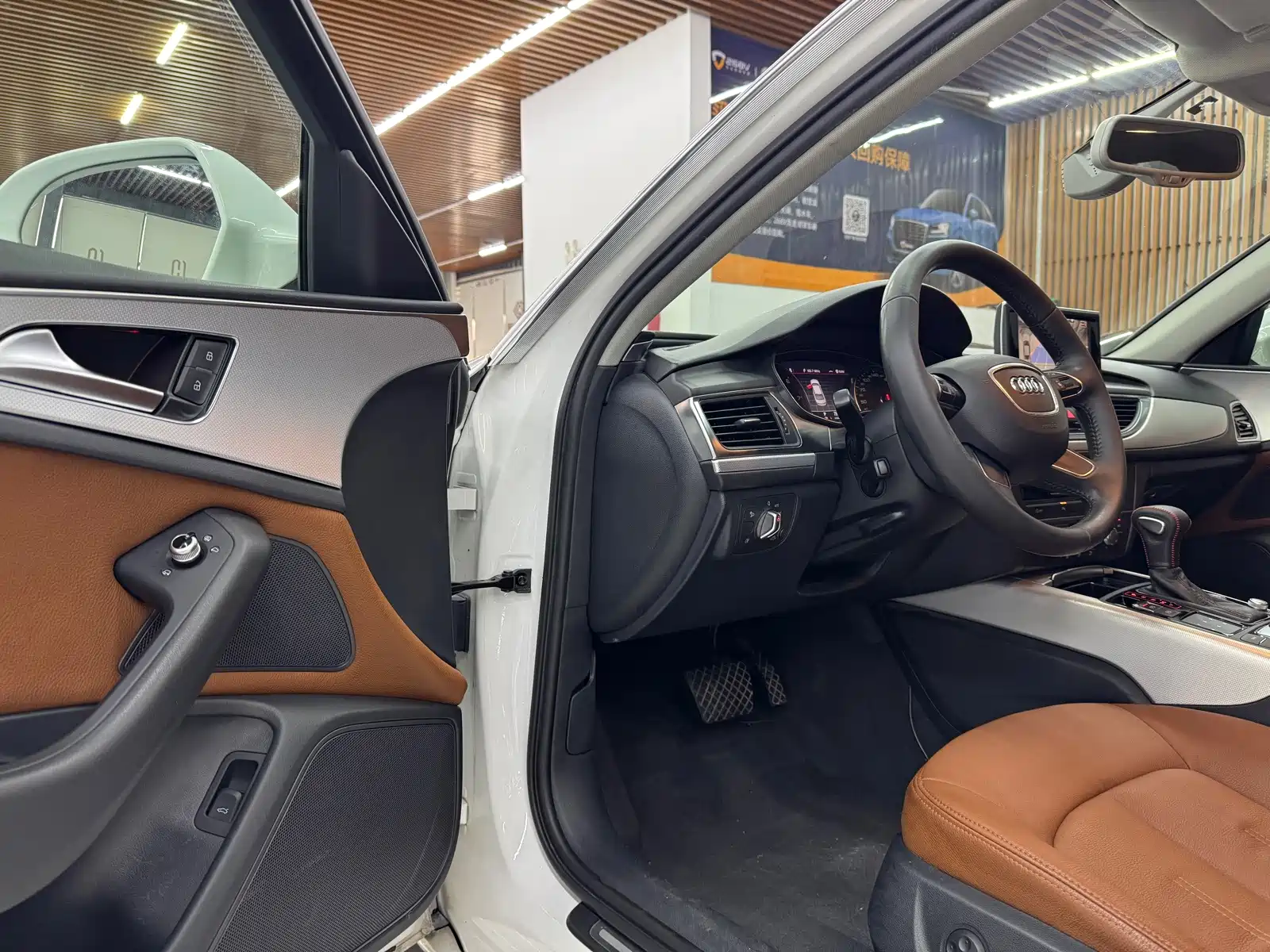 Фото 5 - Audi A6L