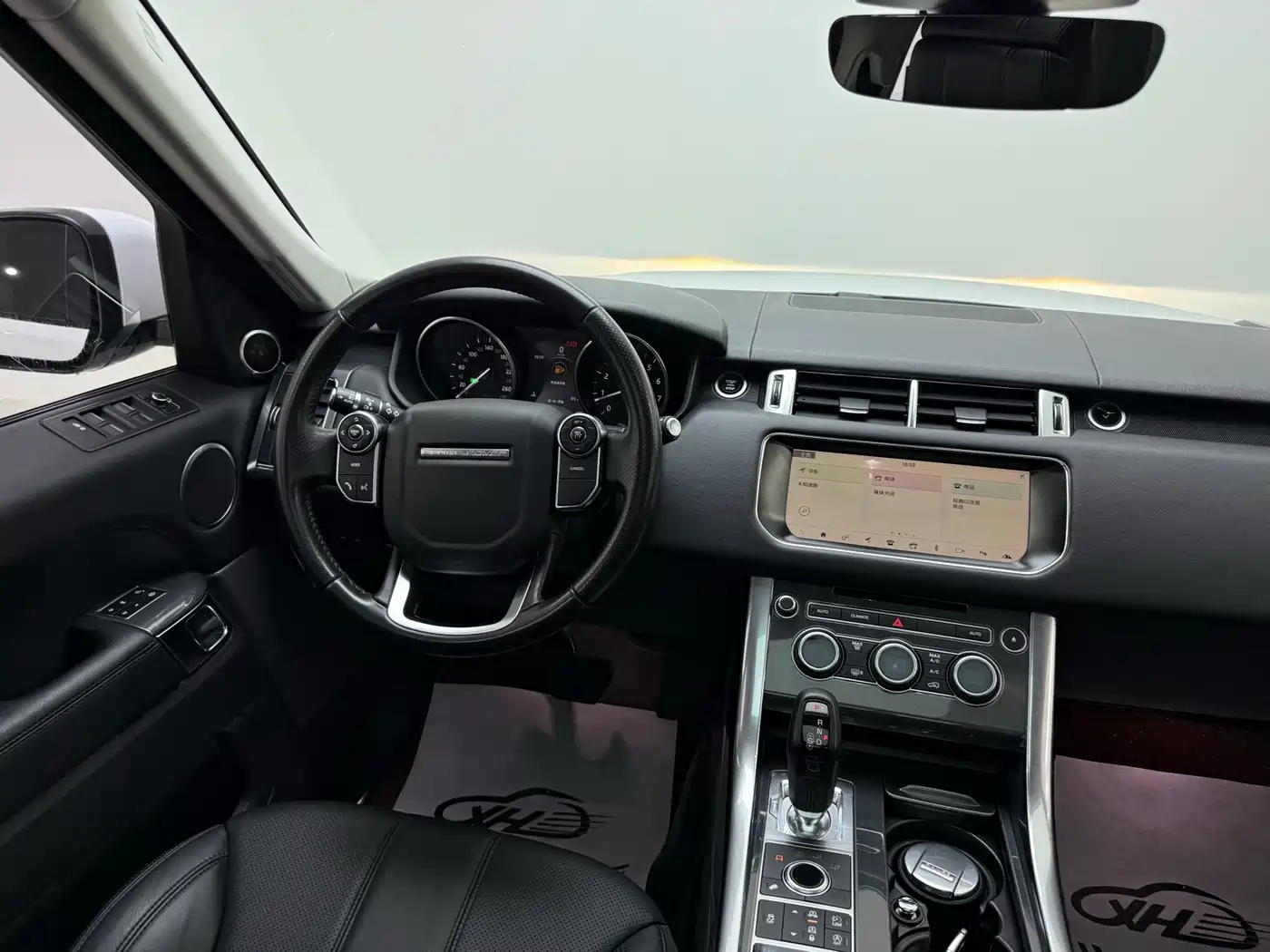 Land Rover Range Rover Sport 2017 3.0 SC V6 SE фото 10