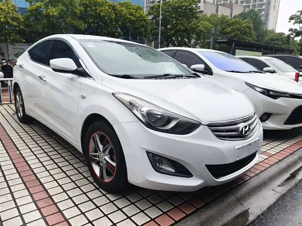 Hyundai Langdong 2012 1.6L Automatic Fashion фото 4