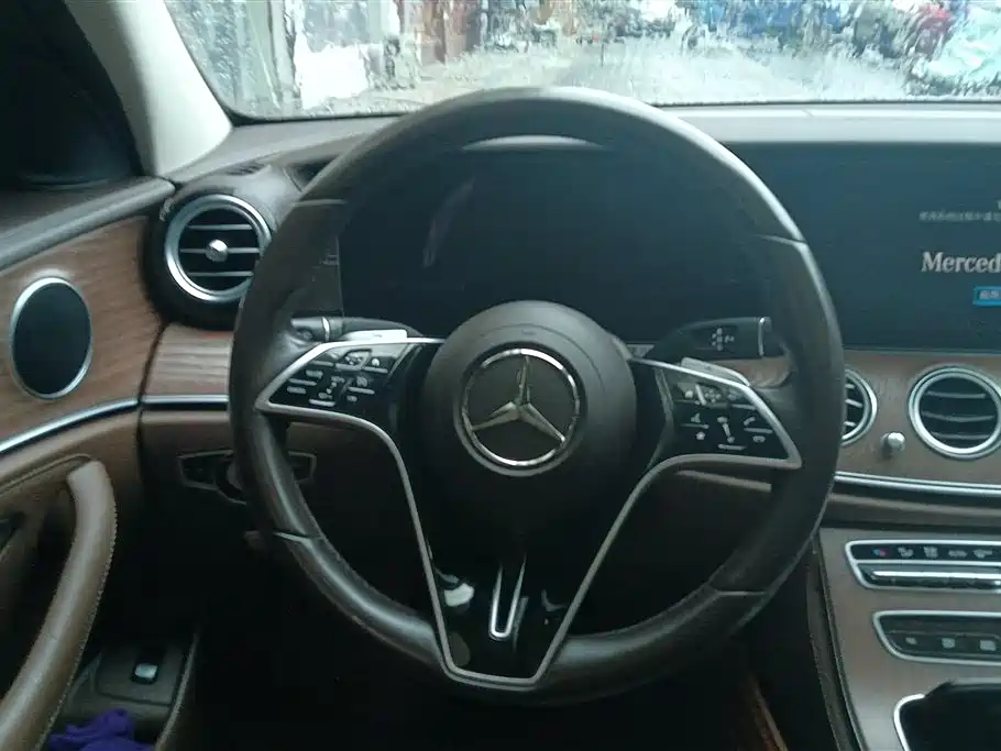 MERCEDES-BENZ E CLASS