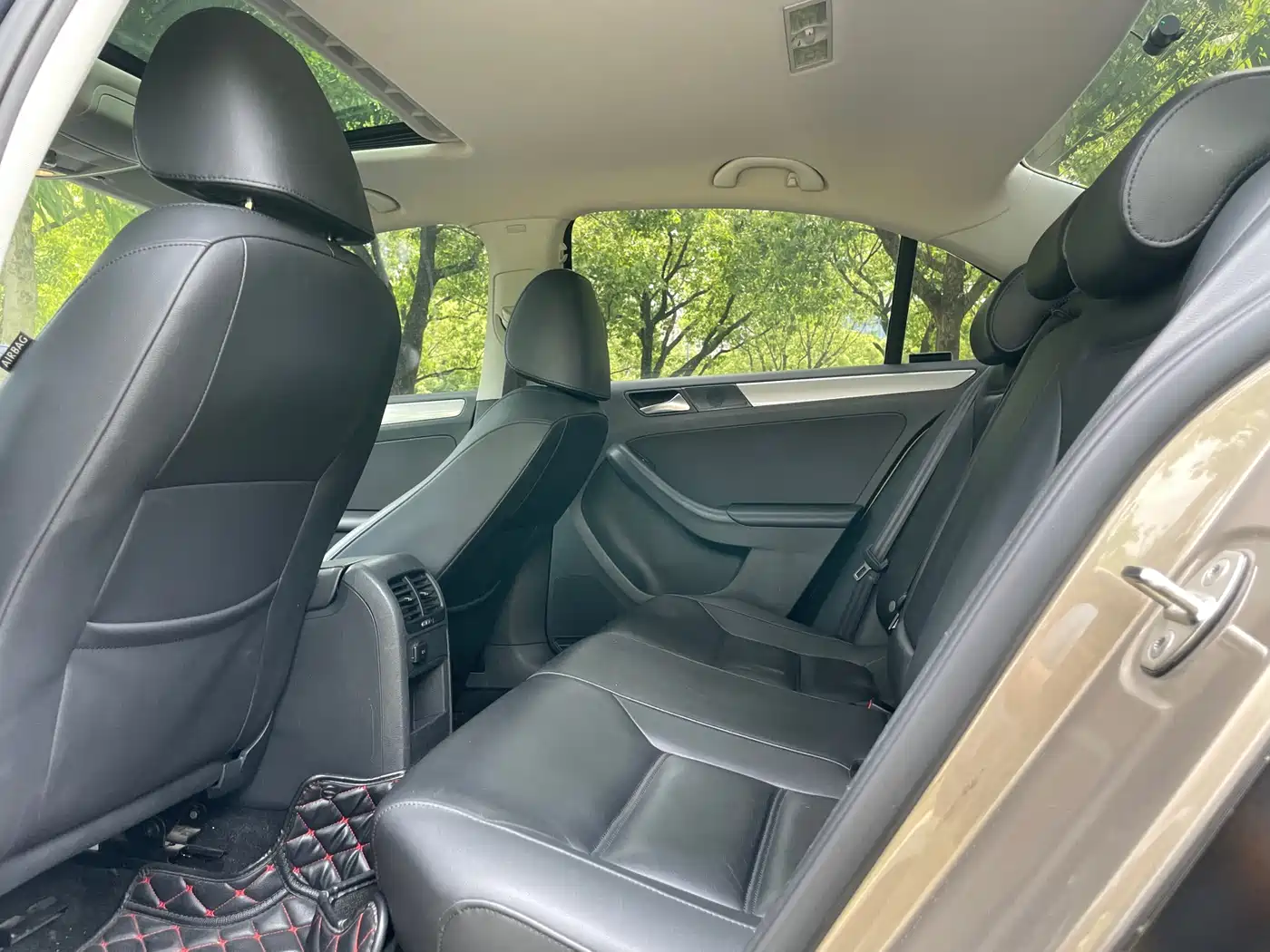 Volkswagen Sagitar 2014 1.4TSI Automatic Luxury фото 5