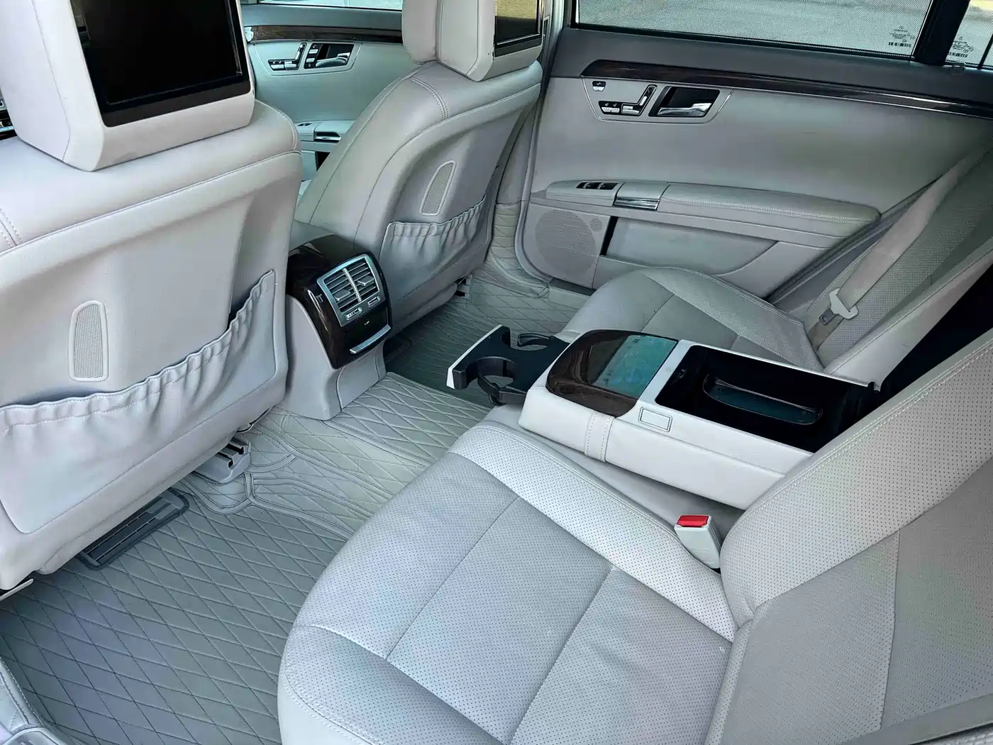 Mercedes-Benz S-Class 2012 S 300 L Luxury Grand Edition фото 21