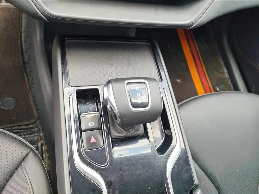 Hongqi E-QM5 2023 Basic Travel Edition фото 16