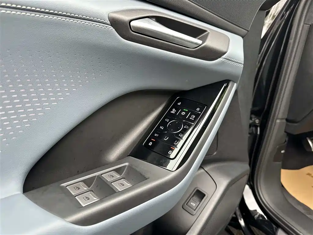 Audi Q6L e-tron 2025 Model Pioneer Edition фото 14