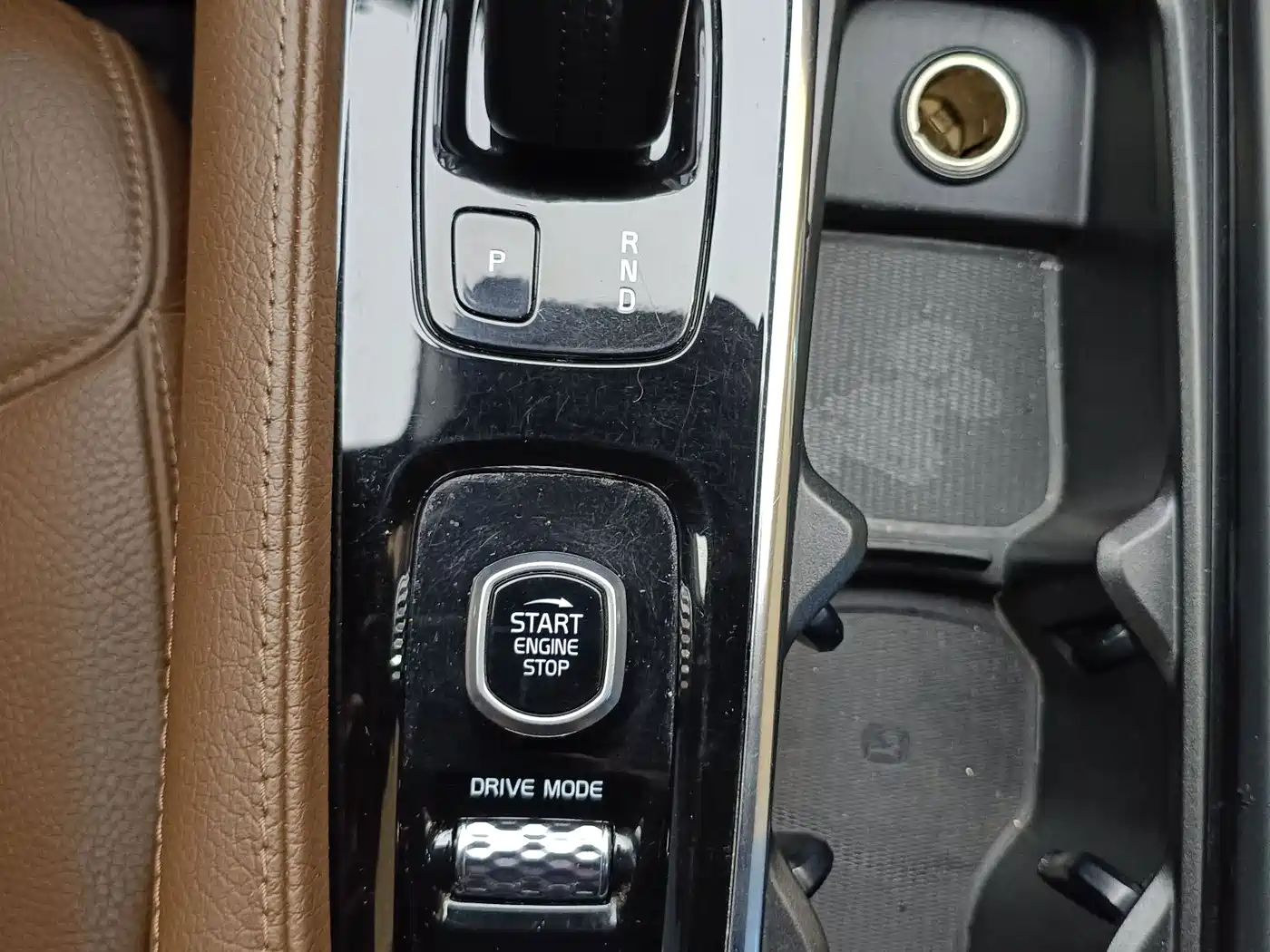 Фото 19 - Volvo XC90