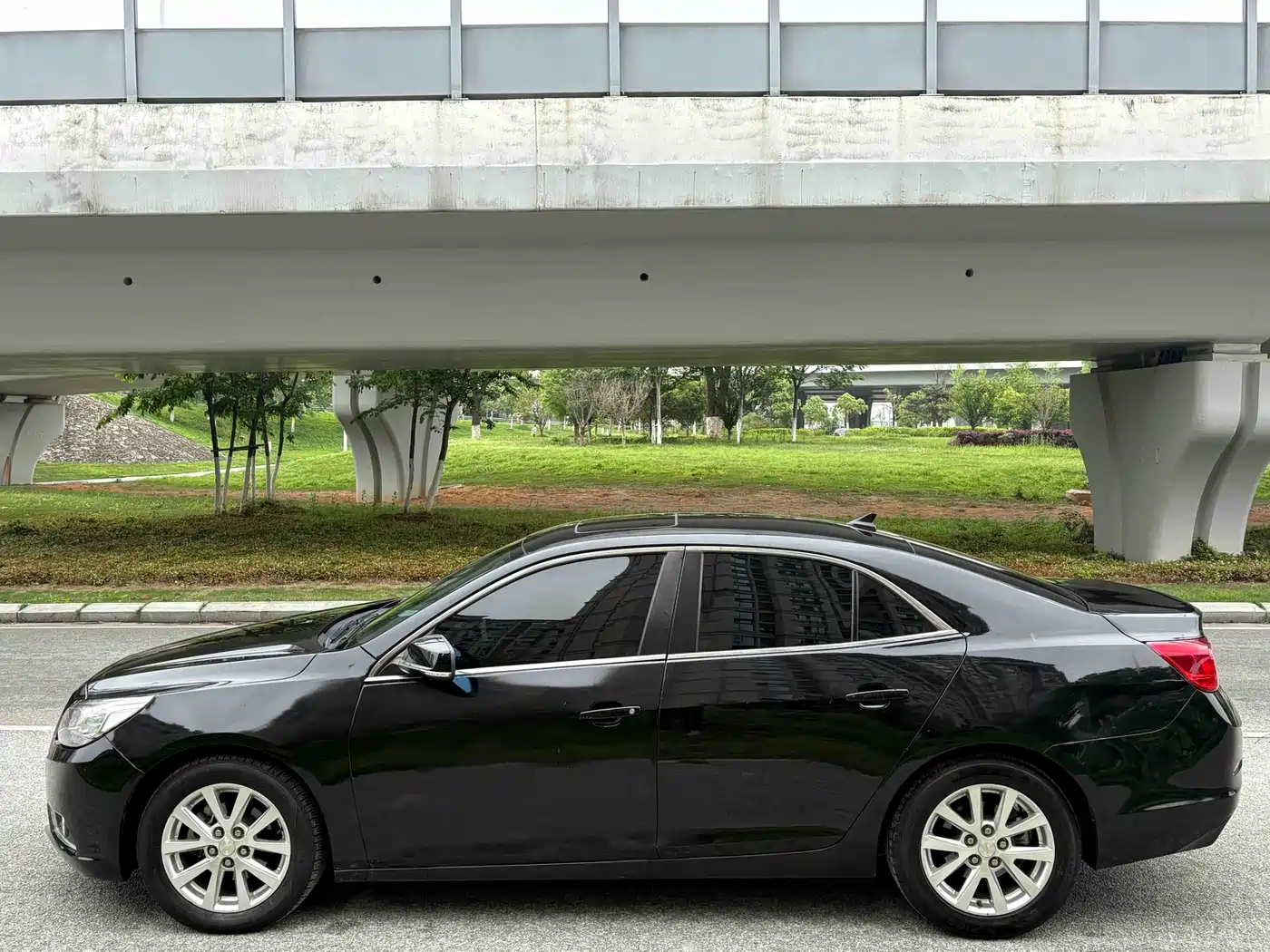 Chevrolet Malibu 2013 2.0L Automatic Luxury Edition фото 4
