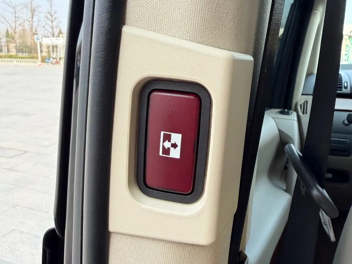 Mercedes-Benz Viano 2013 3.5L Haochi Edition фото 22