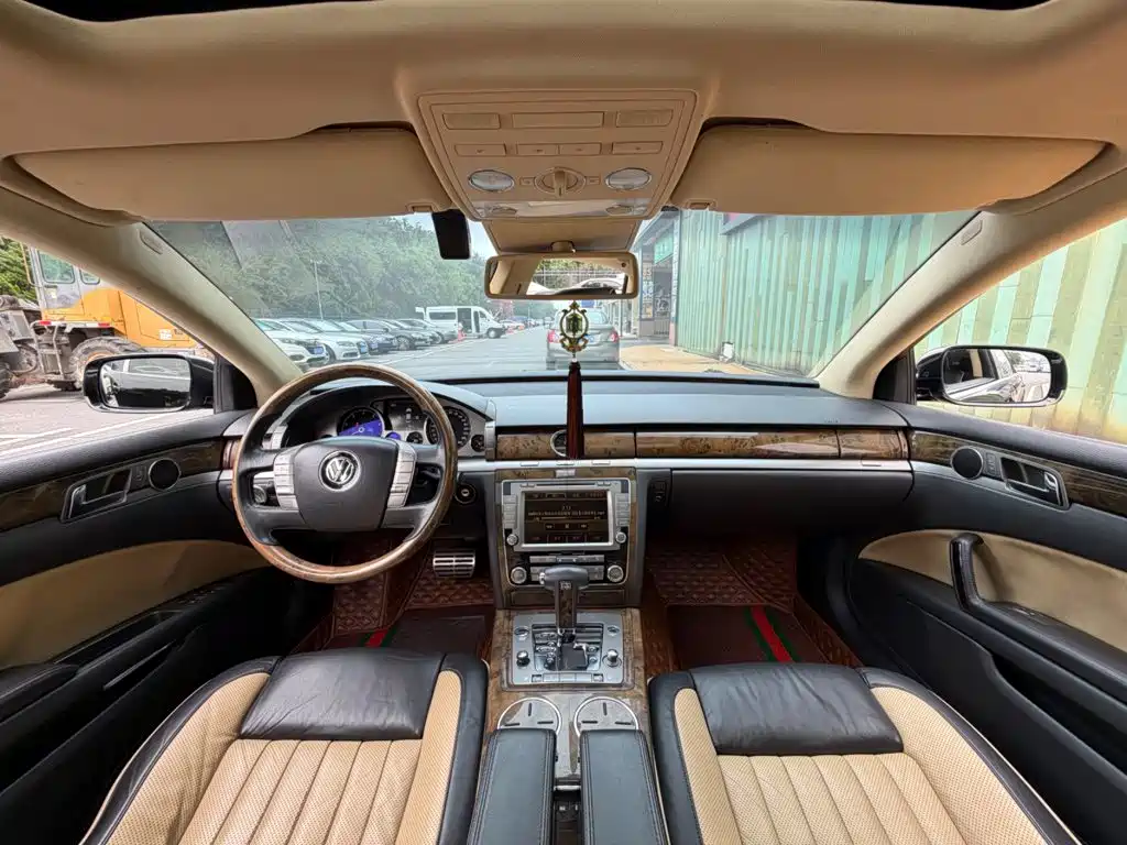 Volkswagen Phaeton 2011 2011 3.6L V6 4-seat Long Wheelbase Individual