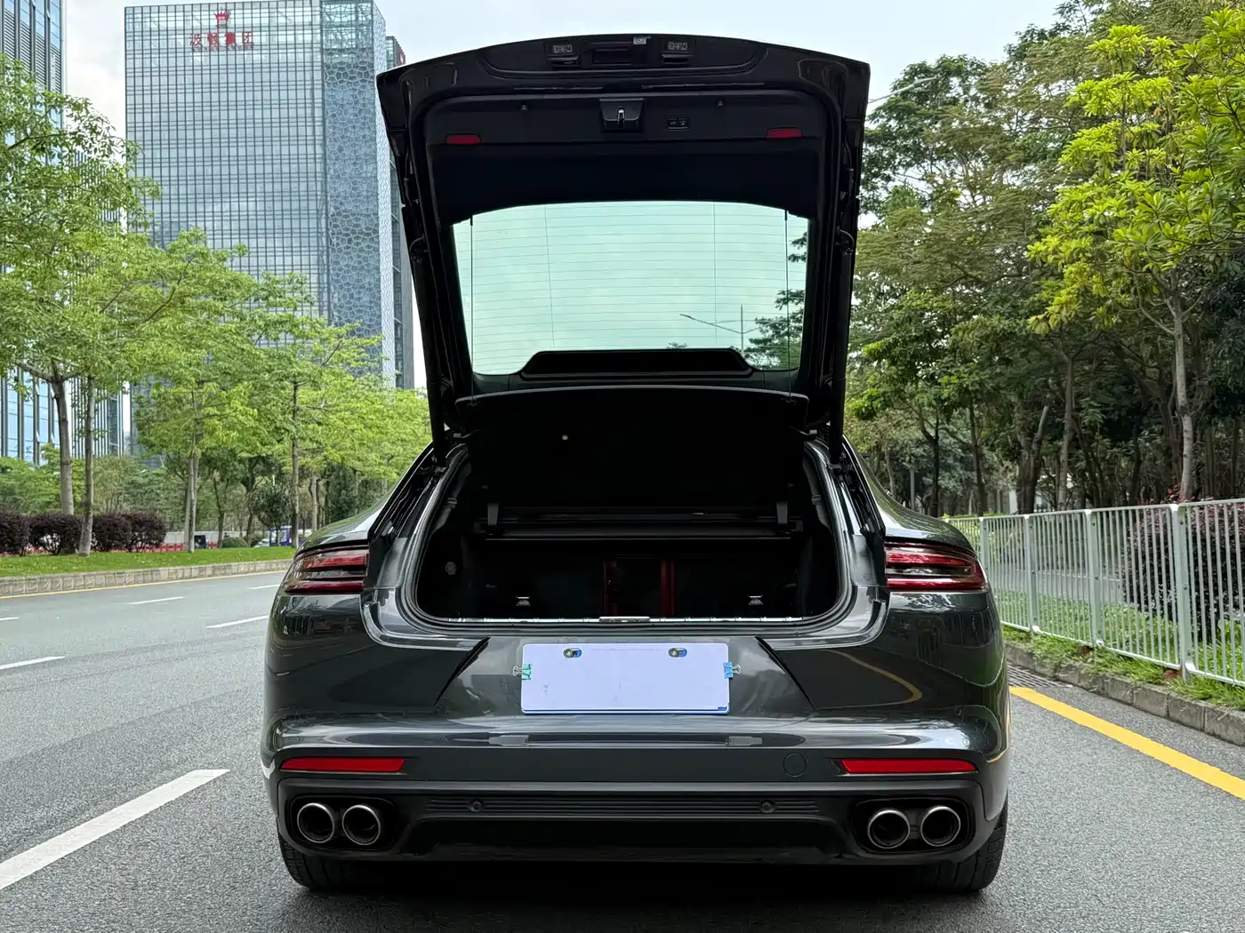 Porsche Panamera 2017 Panamera Executive Long Wheelbase 3.0T фото 19