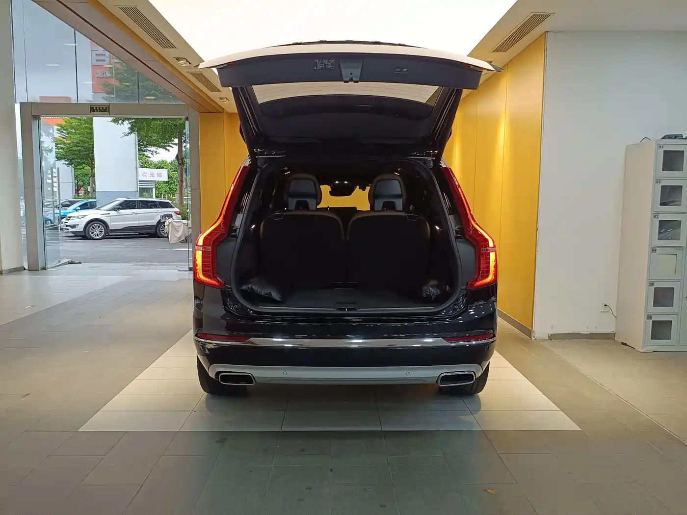Фото 30 - Volvo XC90