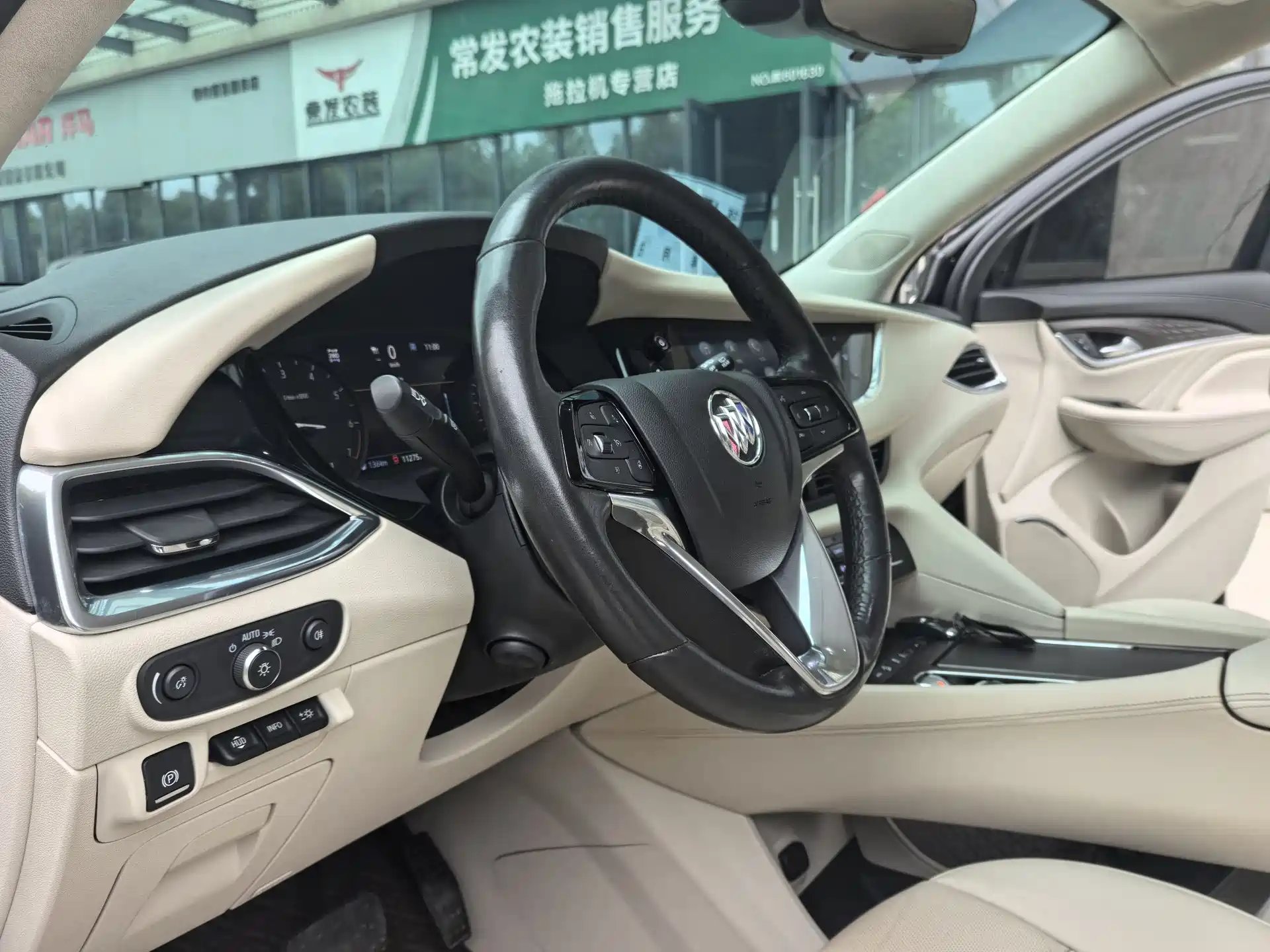 Фото 14 - Buick Enclave