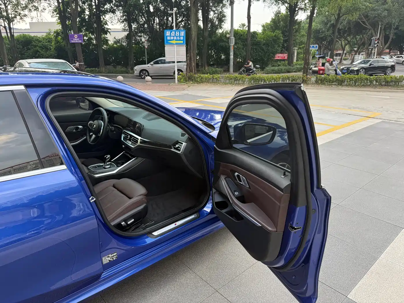 BMW 3-SERIES
