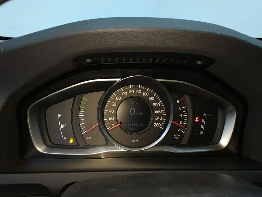 Фото 14 - Volvo S60