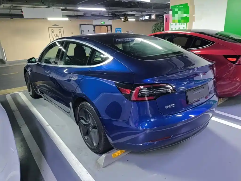 Фото 5 - Tesla Model 3