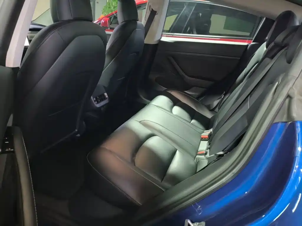 Фото 17 - Tesla Model 3