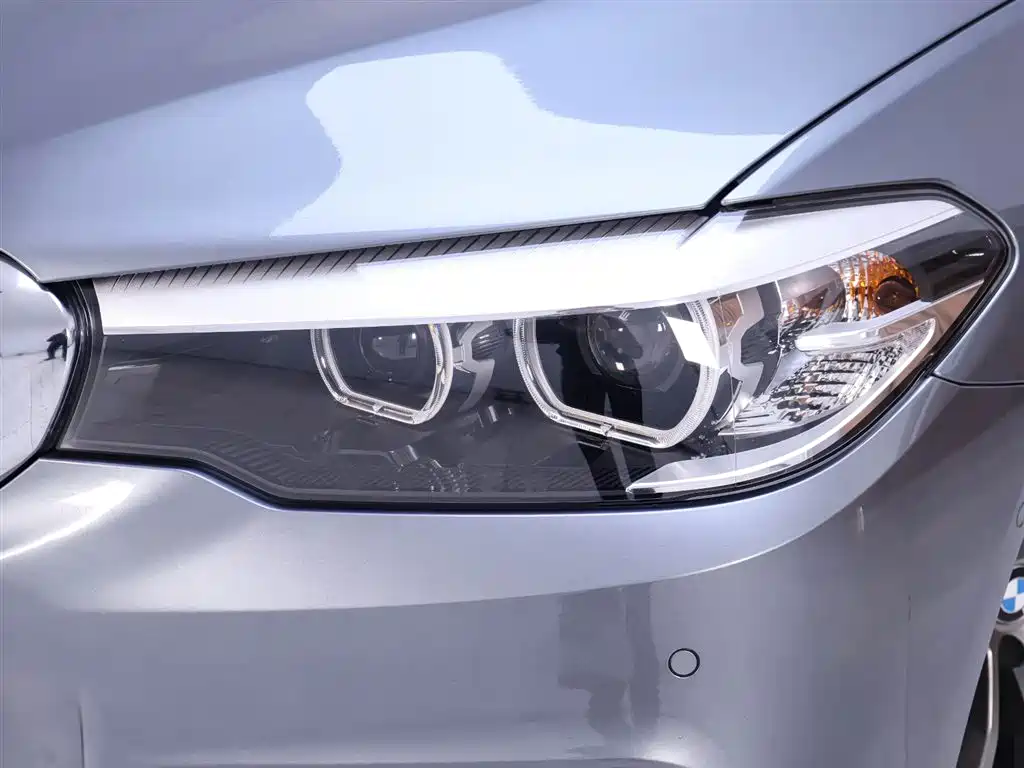 BMW 5 Series (Import) 2018 525i M Sport Package фото 4