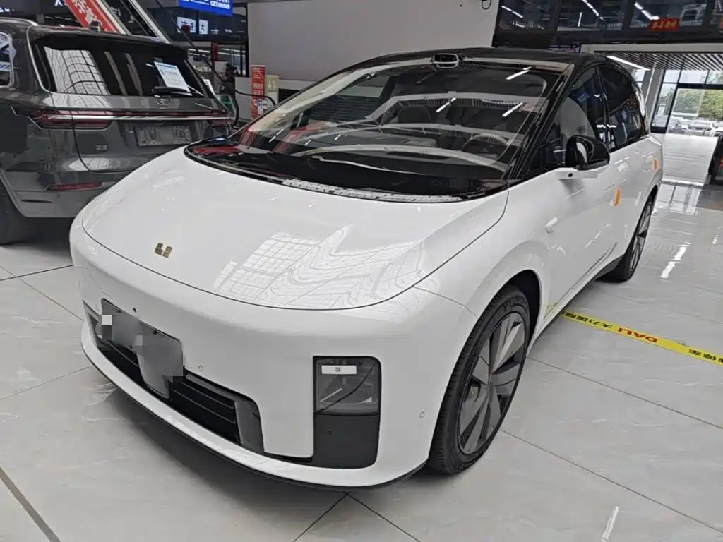 Li Auto Li i8 2025 Standard Edition