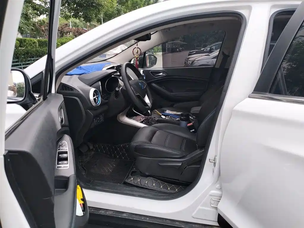 BYD Yuan New Energy 2018 EV360 Smart Connected Cool Type фото 8