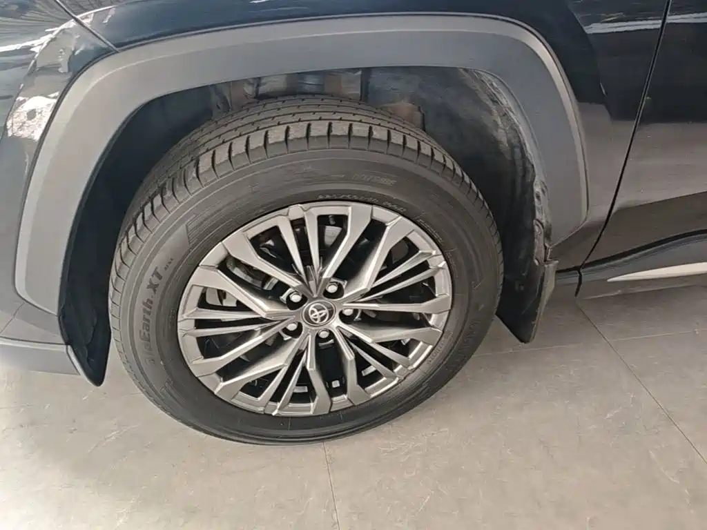 Toyota Wildlander 2024 2023 2.0L CVT FWD Luxury PLUS