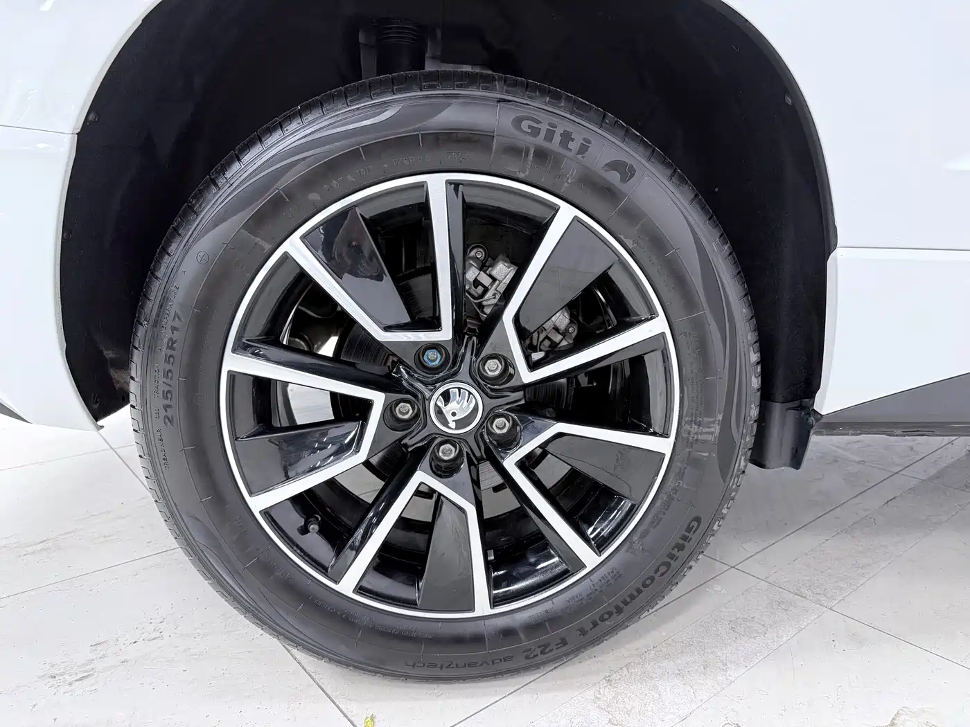 Škoda Karoq 2023 TSI280 Premium Edition фото 25