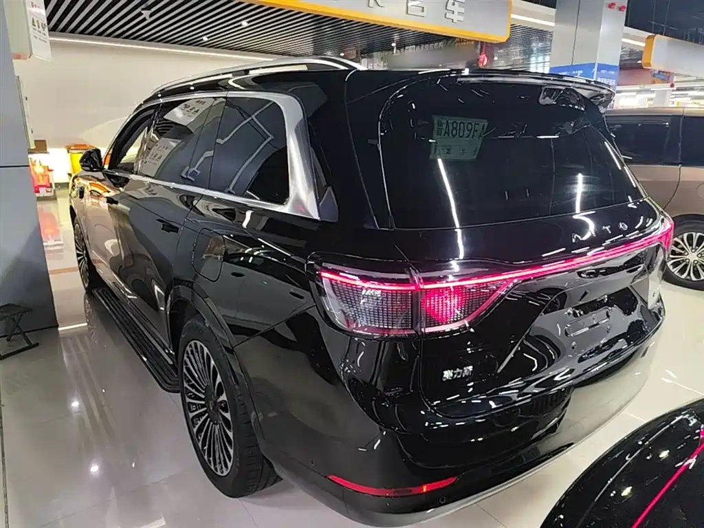 AITO Wenjie AITO M9 2025 Extended Range Ultra 52kWh 6-Seater фото 5