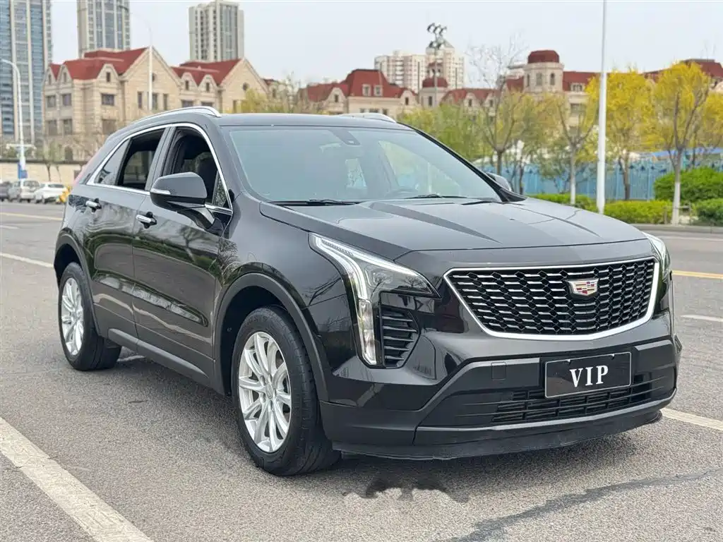 CADILLAC XT4