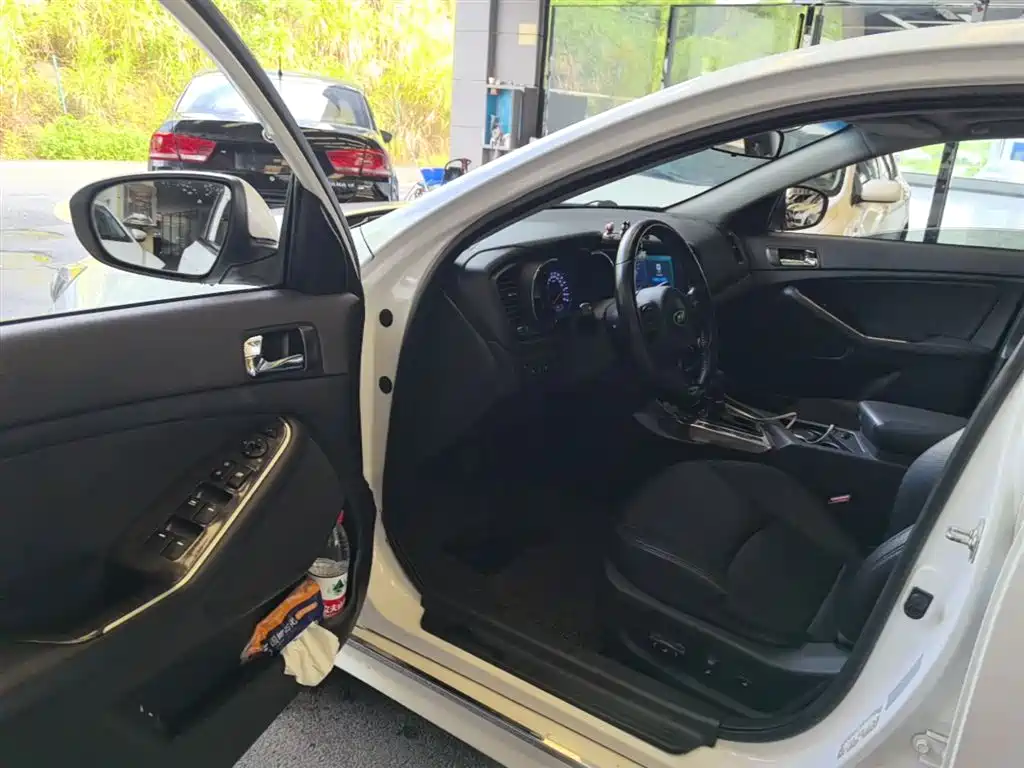 Kia K5 2014 2.0L Automatic LUXURY фото 16