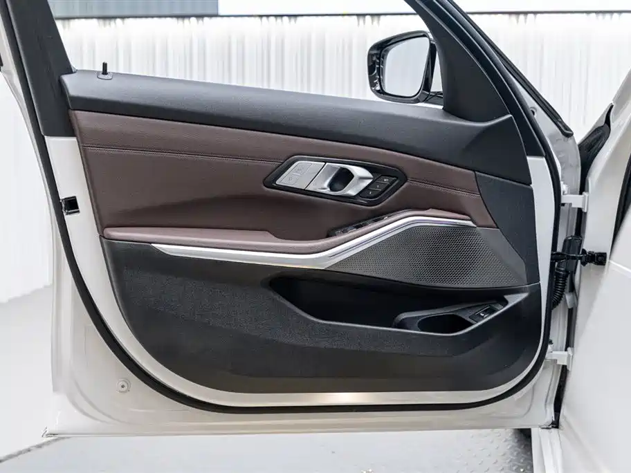 BMW 3 Series 2022 Facelift 325Li M Sport Package фото 23