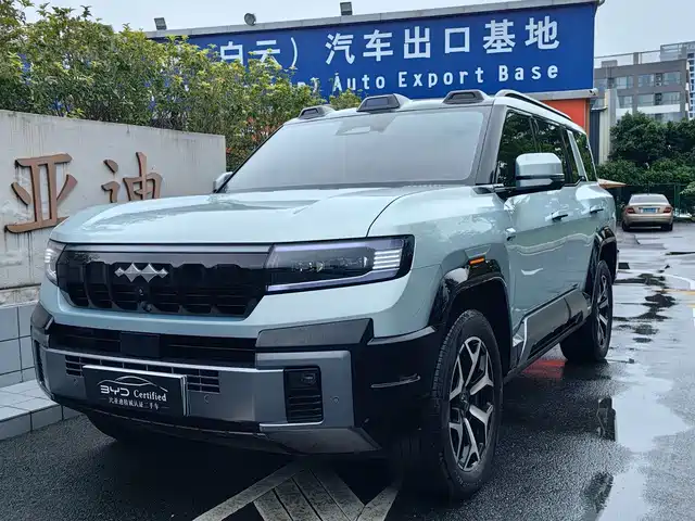 Fang Cheng Bao Leopard 8 2025