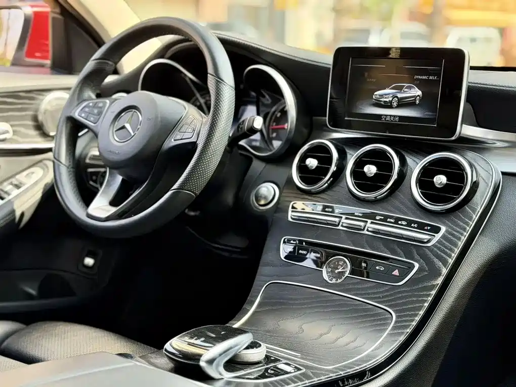Фото 4 - Mercedes-Benz C-Class