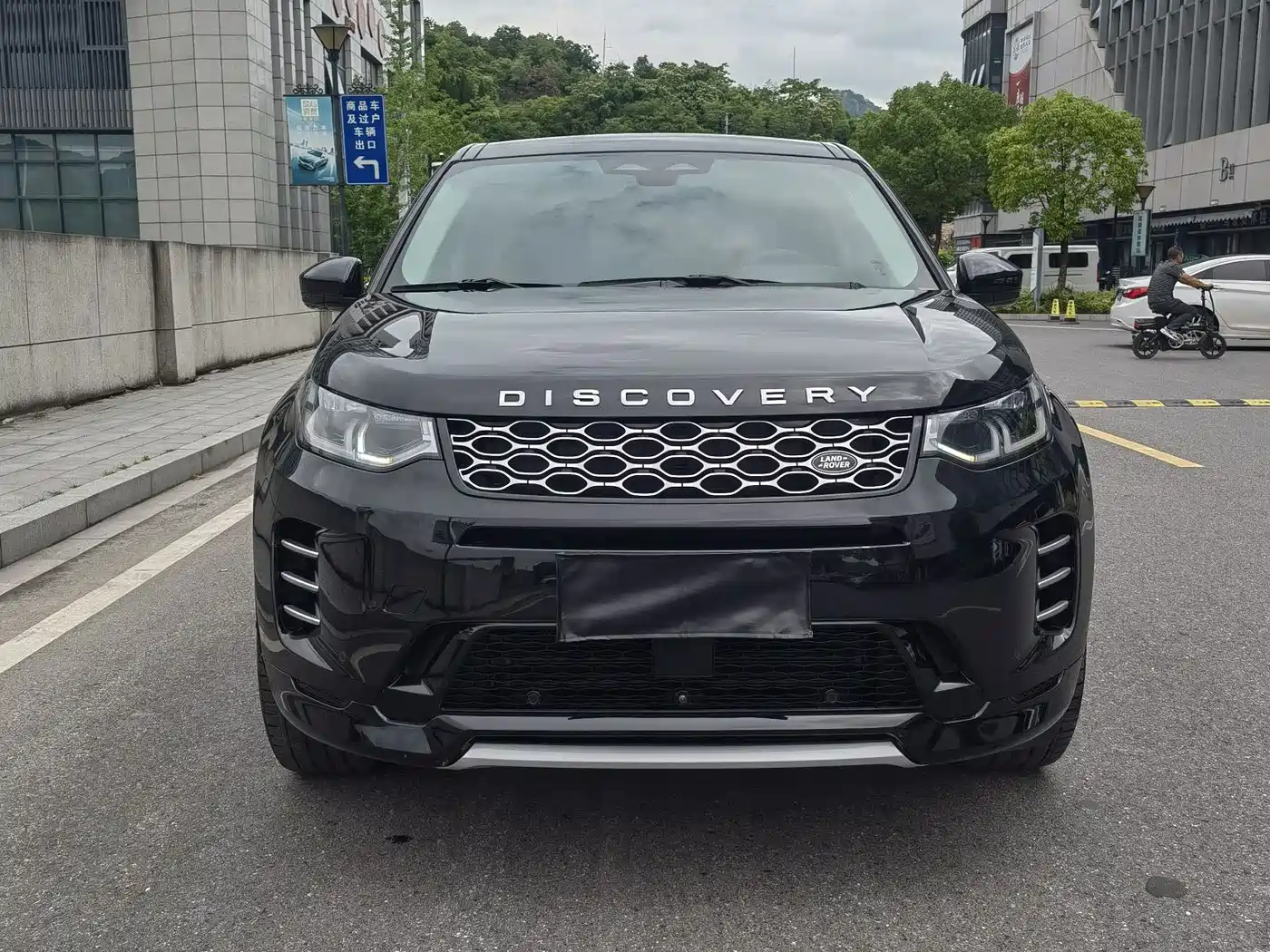 Land Rover Discovery Sport 2024 Luxury Custom Edition фото 8