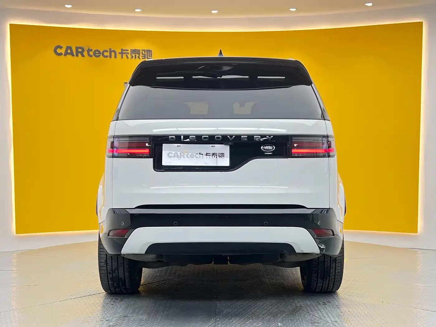 Land Rover Discovery 2023 360PS R-Dynamic SE фото 25
